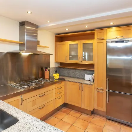 Casa de Férias Holiday Balmain By Interhome